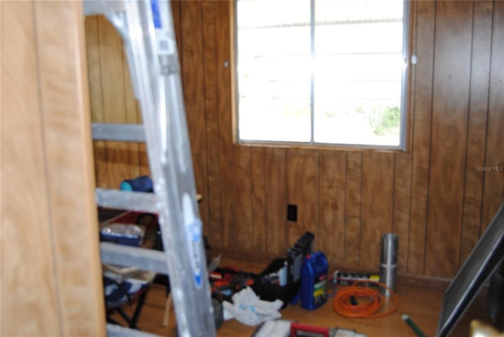 For Sale: $125,000 (3 beds, 2 baths, 924 Square Feet)