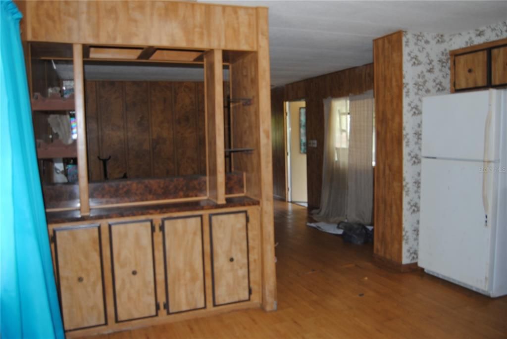 For Sale: $125,000 (3 beds, 2 baths, 924 Square Feet)