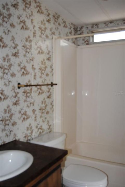 For Sale: $125,000 (3 beds, 2 baths, 924 Square Feet)