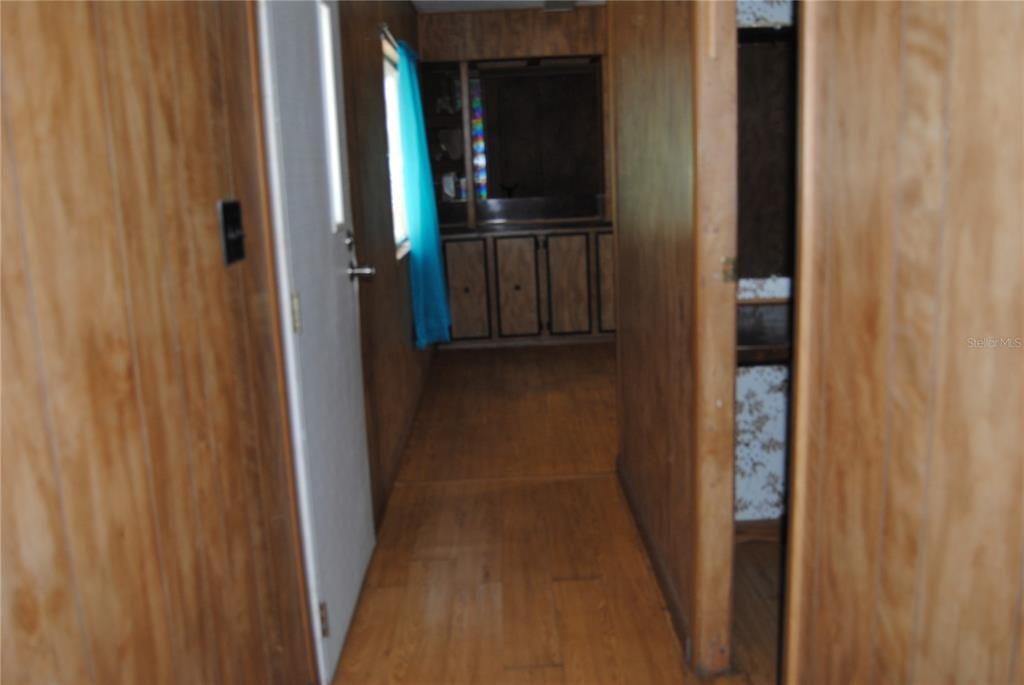 For Sale: $125,000 (3 beds, 2 baths, 924 Square Feet)