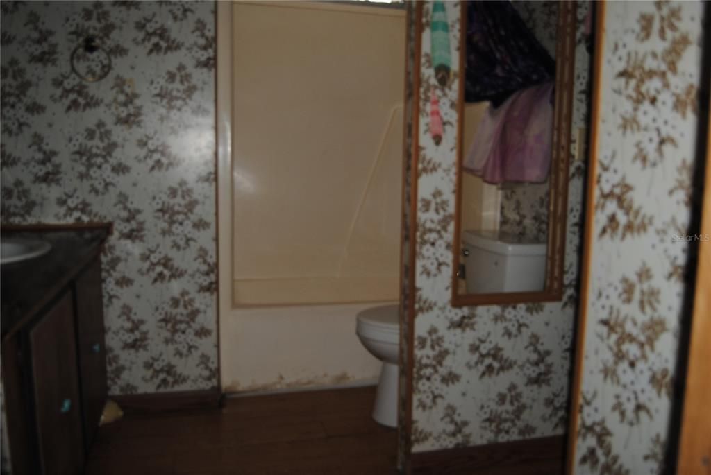 For Sale: $125,000 (3 beds, 2 baths, 924 Square Feet)