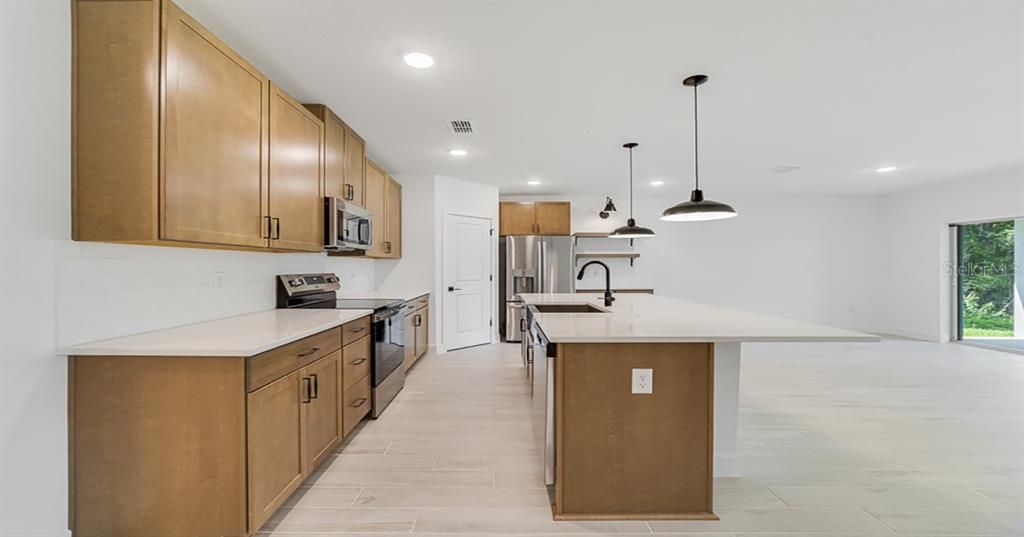 Active With Contract: $269,990 (3 beds, 2 baths, 1684 Square Feet)