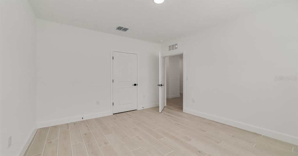 Active With Contract: $269,990 (3 beds, 2 baths, 1684 Square Feet)