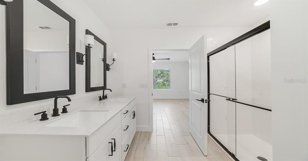 Active With Contract: $269,990 (3 beds, 2 baths, 1684 Square Feet)