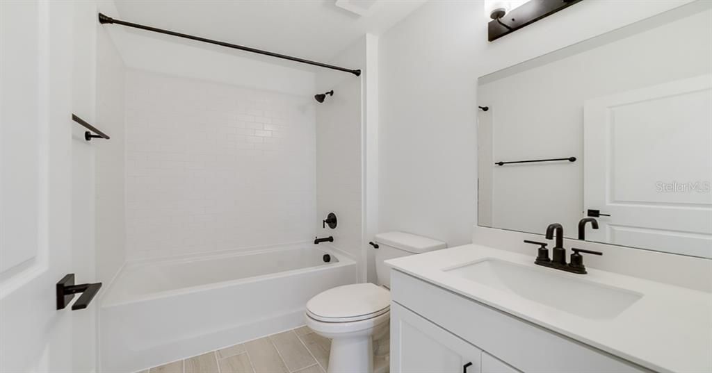 Active With Contract: $269,990 (3 beds, 2 baths, 1684 Square Feet)