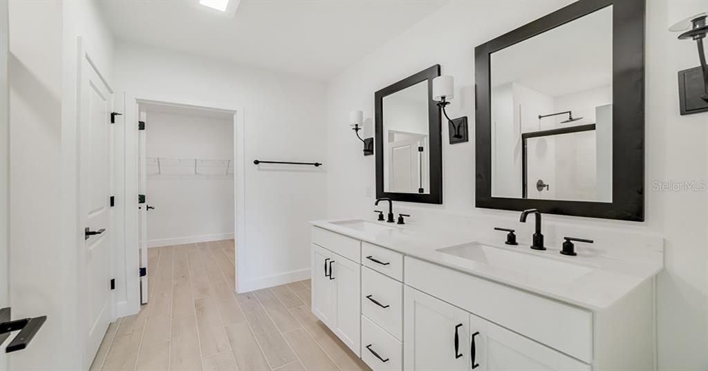 Active With Contract: $269,990 (3 beds, 2 baths, 1684 Square Feet)