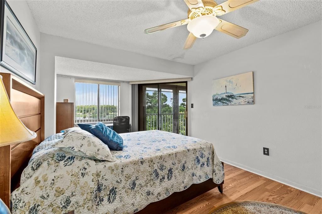 出租: $2,400 (2 贝兹, 2 浴室, 1125 平方英尺)