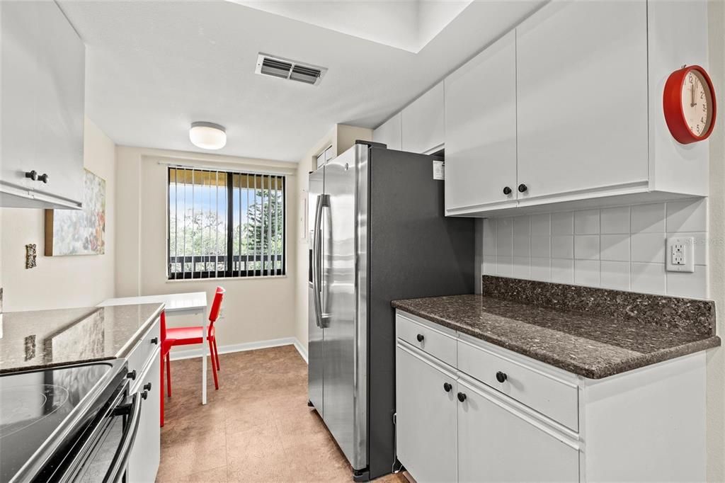 出租: $2,400 (2 贝兹, 2 浴室, 1125 平方英尺)