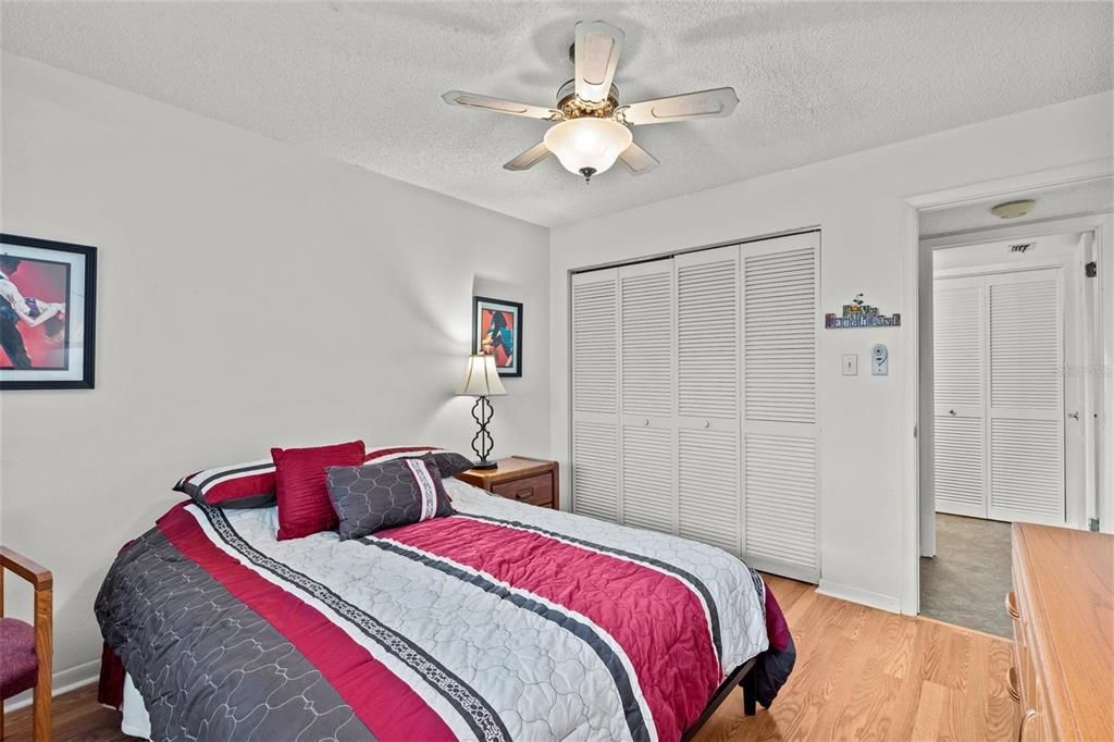 出租: $2,400 (2 贝兹, 2 浴室, 1125 平方英尺)