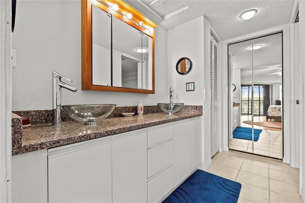 出租: $2,400 (2 贝兹, 2 浴室, 1125 平方英尺)