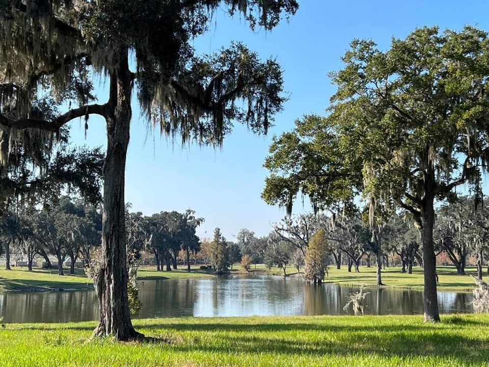 На продажу: $1,575,000 (28.55 acres)