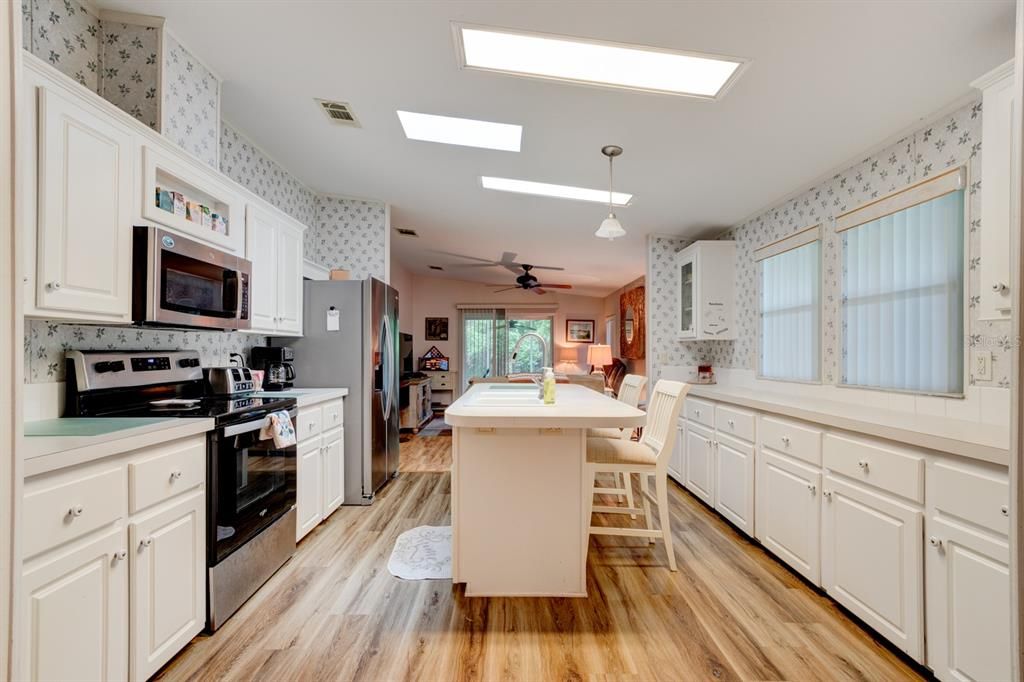 待售: $304,900 (3 贝兹, 2 浴室, 1754 平方英尺)