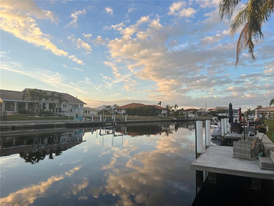 待售: $199,900 (2 贝兹, 1 浴室, 839 平方英尺)