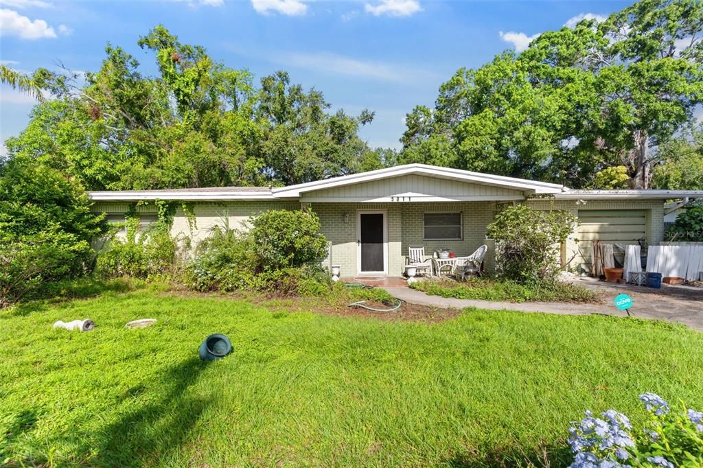 Vendido Recientemente: $395,900 (4 camas, 2 baños, 1690 Pies cuadrados)