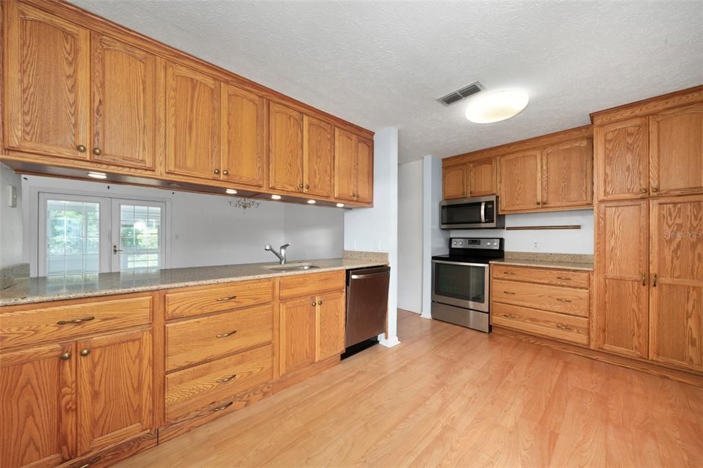 En Venta: $329,900 (3 camas, 2 baños, 1206 Pies cuadrados)