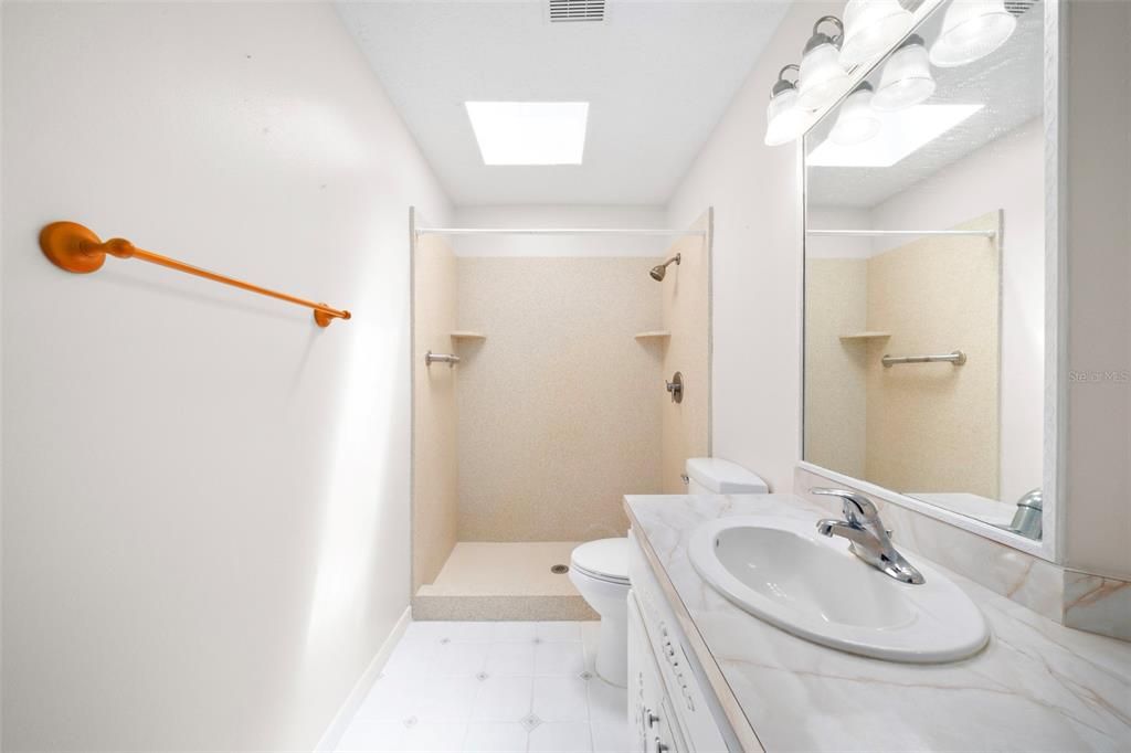 En Venta: $329,900 (3 camas, 2 baños, 1206 Pies cuadrados)