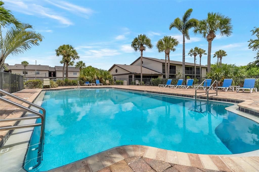 Recently Sold: $125,000 (1 beds, 1 baths, 733 Square Feet)