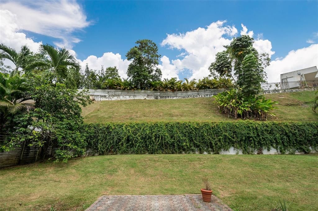 Под контрактом: $1,373,000 (4 спален, 2 ванн, 3129 Квадратных фут)