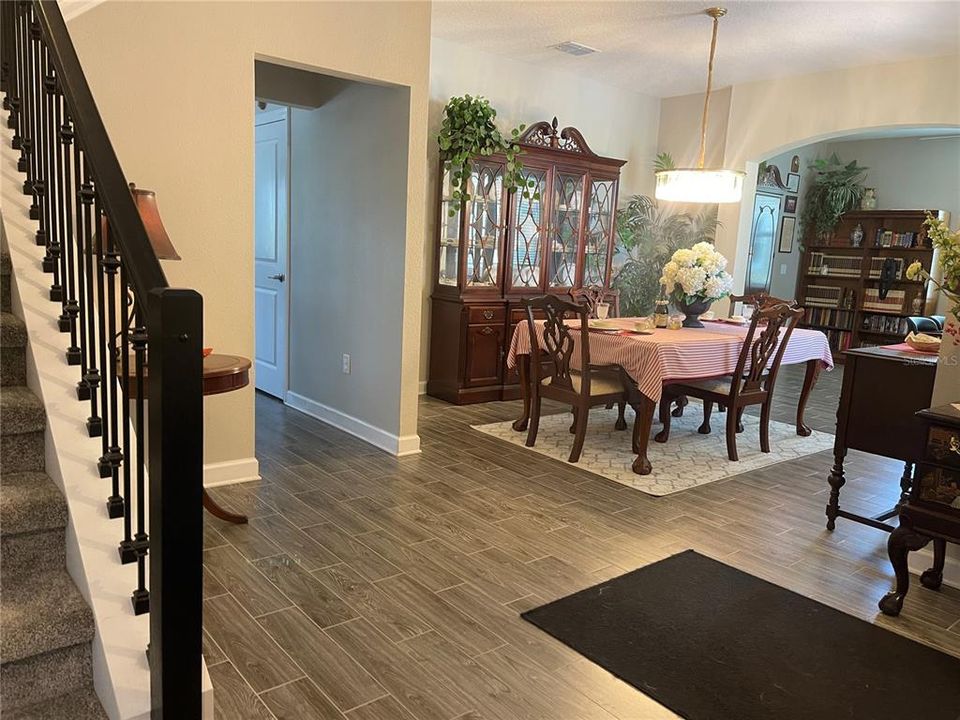 На продажу: $925,000 (5 спален, 3 ванн, 3711 Квадратных фут)