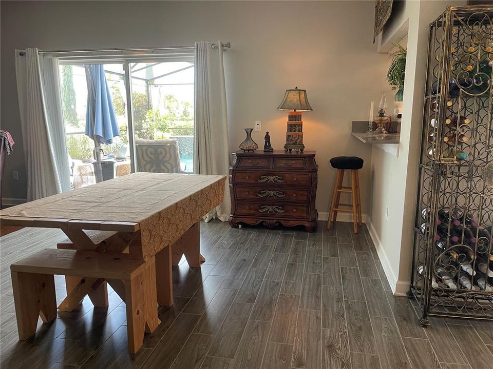 На продажу: $925,000 (5 спален, 3 ванн, 3711 Квадратных фут)