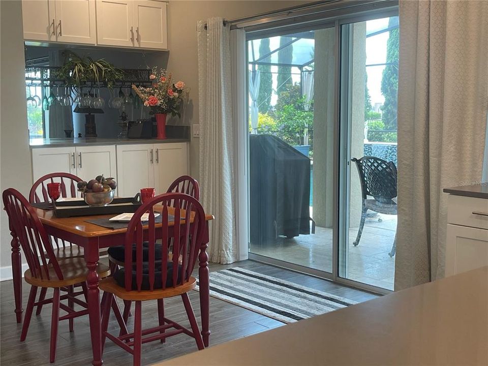 На продажу: $925,000 (5 спален, 3 ванн, 3711 Квадратных фут)