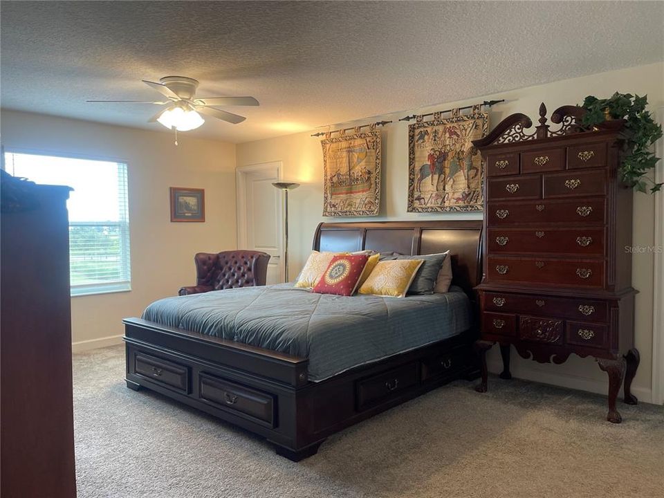 На продажу: $925,000 (5 спален, 3 ванн, 3711 Квадратных фут)