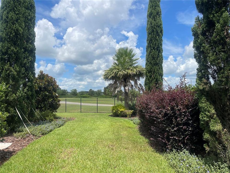 На продажу: $925,000 (5 спален, 3 ванн, 3711 Квадратных фут)