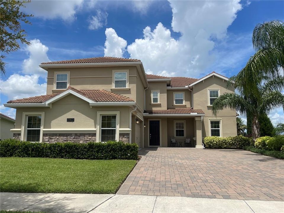 На продажу: $925,000 (5 спален, 3 ванн, 3711 Квадратных фут)