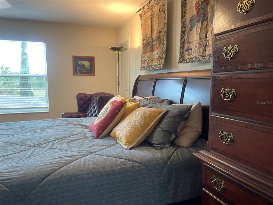 На продажу: $925,000 (5 спален, 3 ванн, 3711 Квадратных фут)