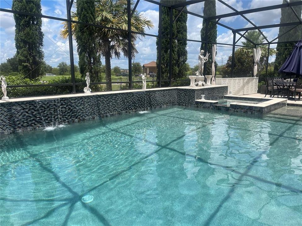 На продажу: $925,000 (5 спален, 3 ванн, 3711 Квадратных фут)