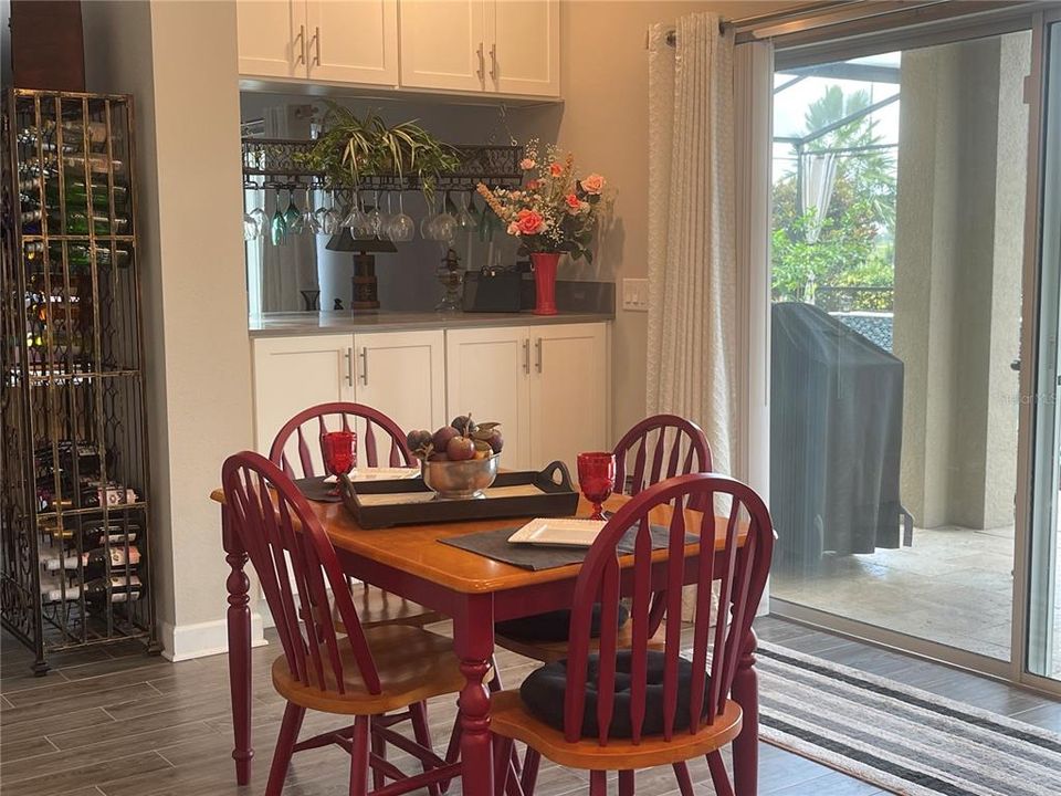 На продажу: $925,000 (5 спален, 3 ванн, 3711 Квадратных фут)