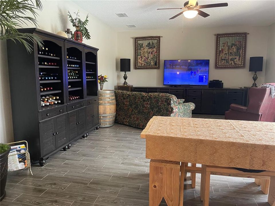 На продажу: $925,000 (5 спален, 3 ванн, 3711 Квадратных фут)