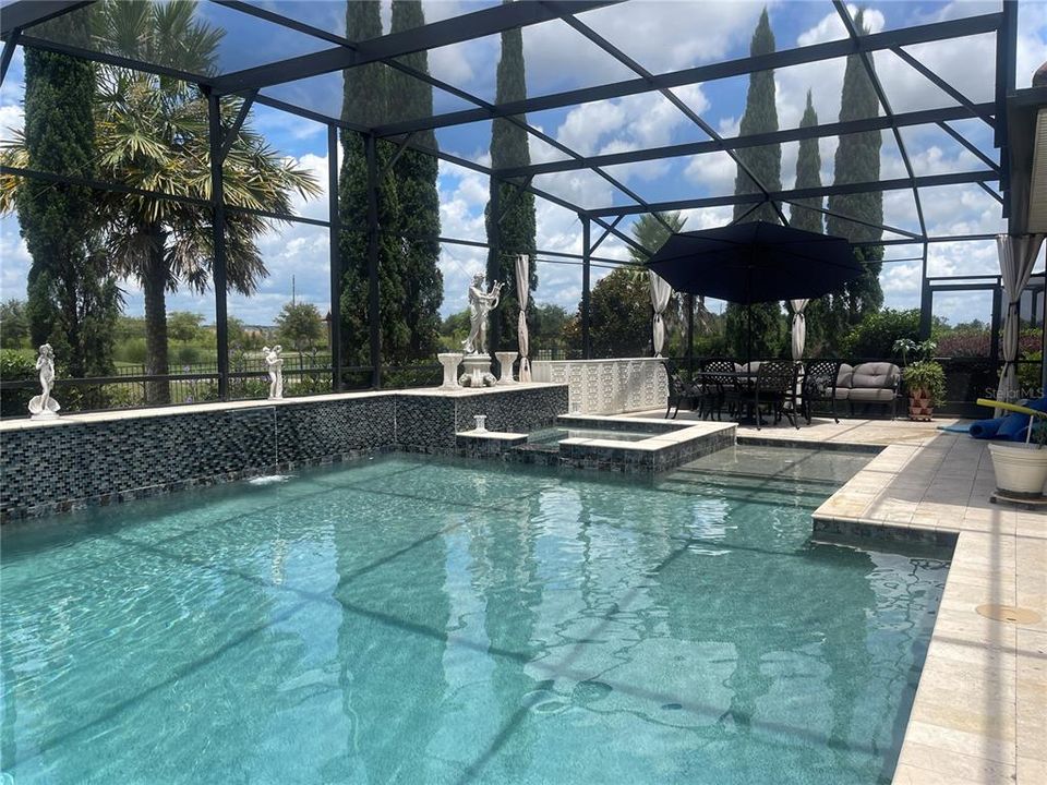 На продажу: $925,000 (5 спален, 3 ванн, 3711 Квадратных фут)