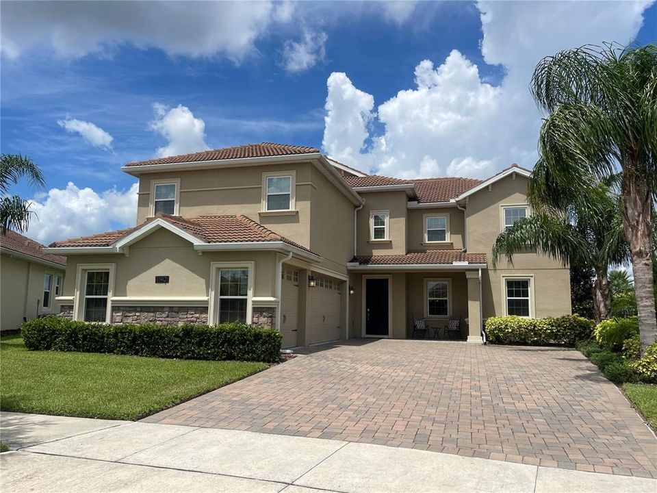 На продажу: $925,000 (5 спален, 3 ванн, 3711 Квадратных фут)