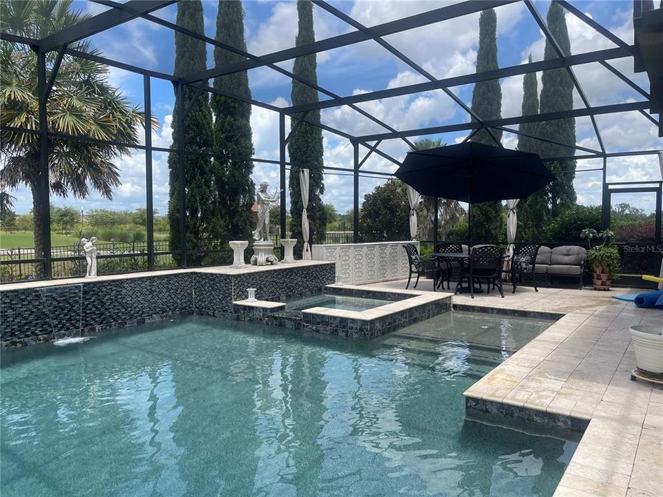 На продажу: $925,000 (5 спален, 3 ванн, 3711 Квадратных фут)