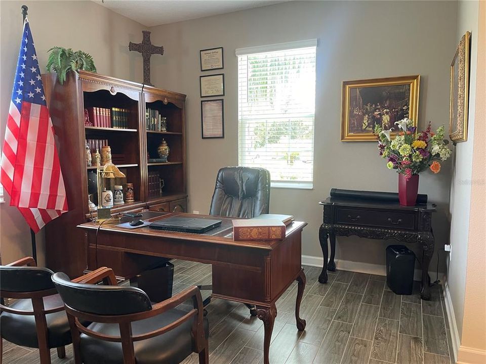 На продажу: $925,000 (5 спален, 3 ванн, 3711 Квадратных фут)