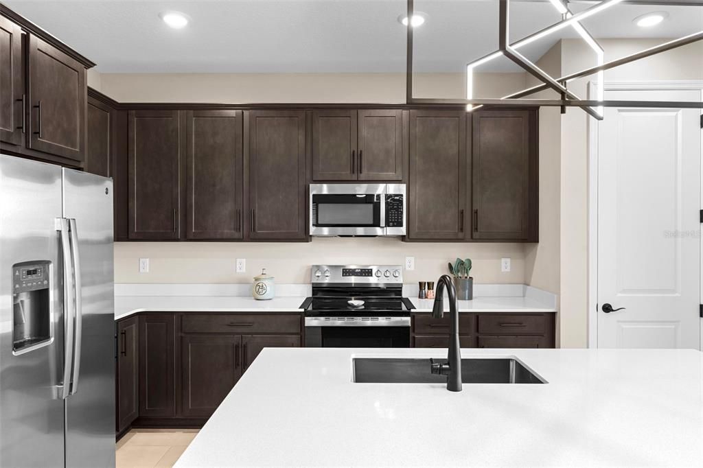 For Sale: $449,000 (4 beds, 3 baths, 2670 Square Feet)