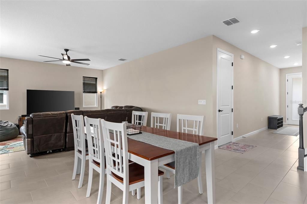 For Sale: $449,000 (4 beds, 3 baths, 2670 Square Feet)