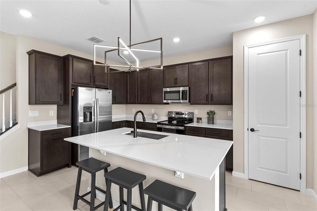 For Sale: $449,000 (4 beds, 3 baths, 2670 Square Feet)