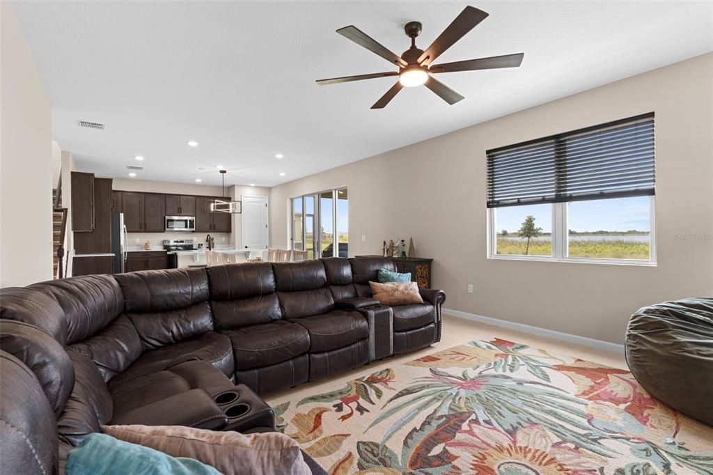 For Sale: $449,000 (4 beds, 3 baths, 2670 Square Feet)