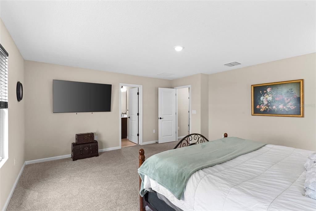 For Sale: $449,000 (4 beds, 3 baths, 2670 Square Feet)