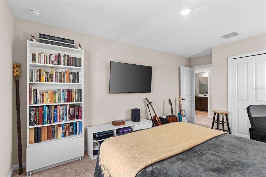 For Sale: $449,000 (4 beds, 3 baths, 2670 Square Feet)