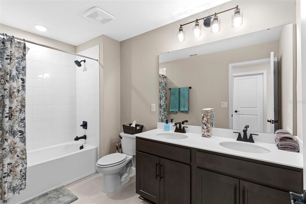 For Sale: $449,000 (4 beds, 3 baths, 2670 Square Feet)