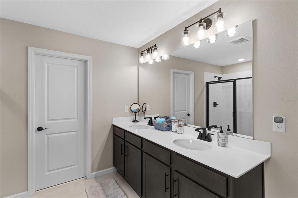 For Sale: $449,000 (4 beds, 3 baths, 2670 Square Feet)