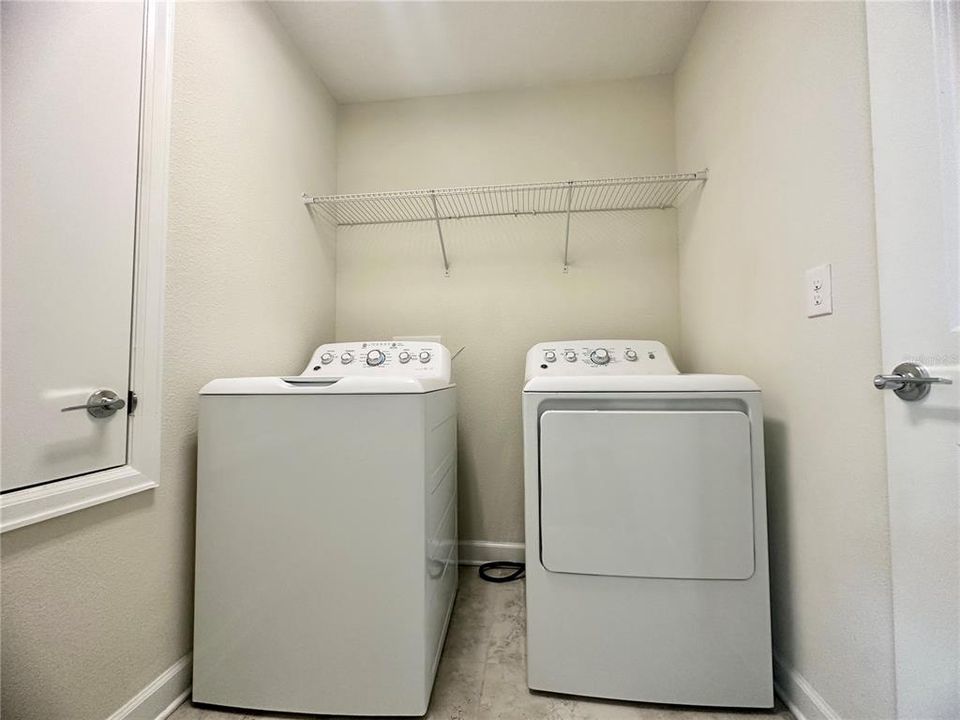 合同活跃: $2,900 (4 贝兹, 3 浴室, 1867 平方英尺)