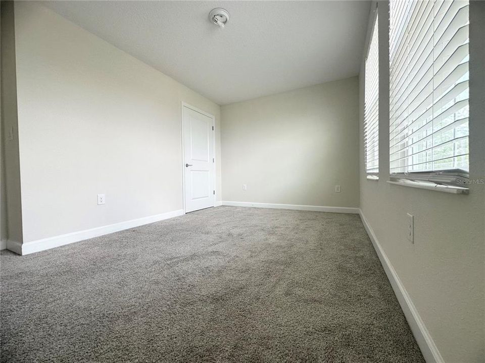 合同活跃: $2,900 (4 贝兹, 3 浴室, 1867 平方英尺)