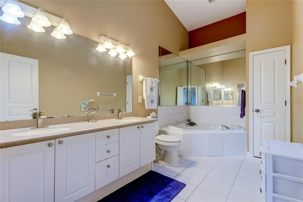 待售: $565,000 (3 贝兹, 3 浴室, 1834 平方英尺)