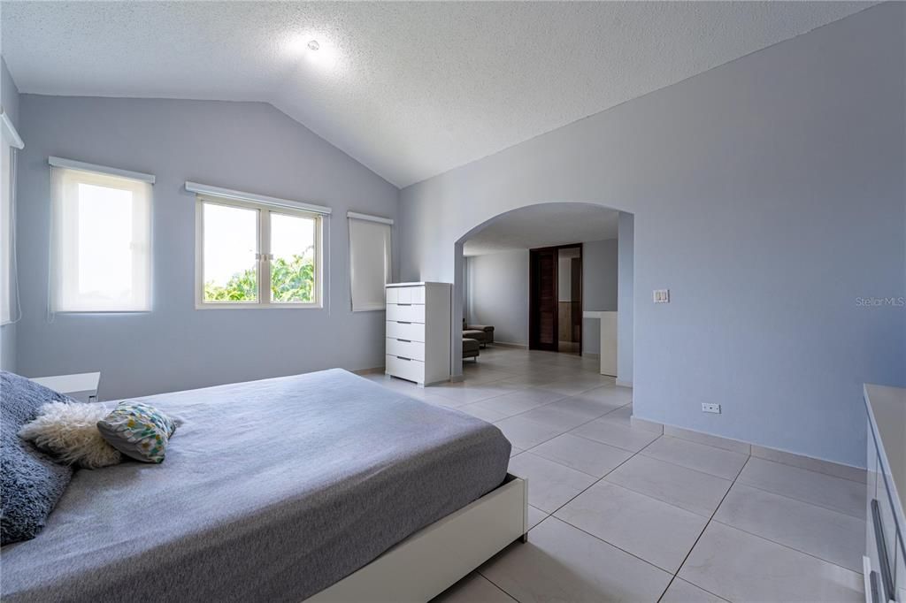 En Venta: $895,000 (4 camas, 4 baños, 0 Pies cuadrados)