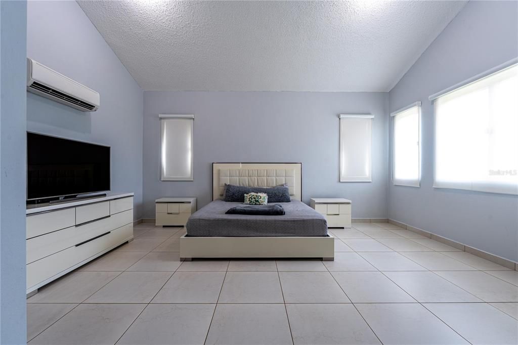 En Venta: $895,000 (4 camas, 4 baños, 0 Pies cuadrados)