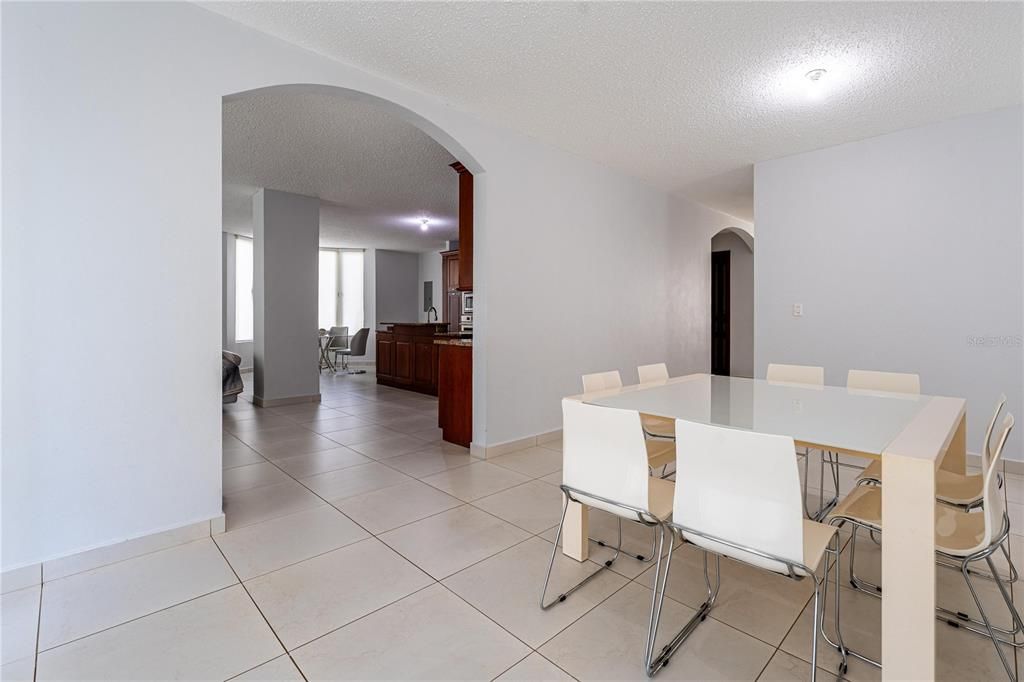 En Venta: $895,000 (4 camas, 4 baños, 0 Pies cuadrados)